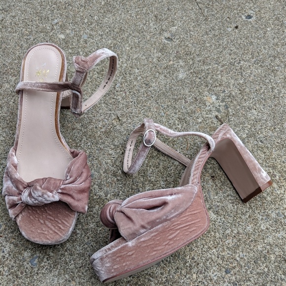 H&M Crushed Pink Velvet Chunky Heels Size 8/38 New - Picture 3 of 7